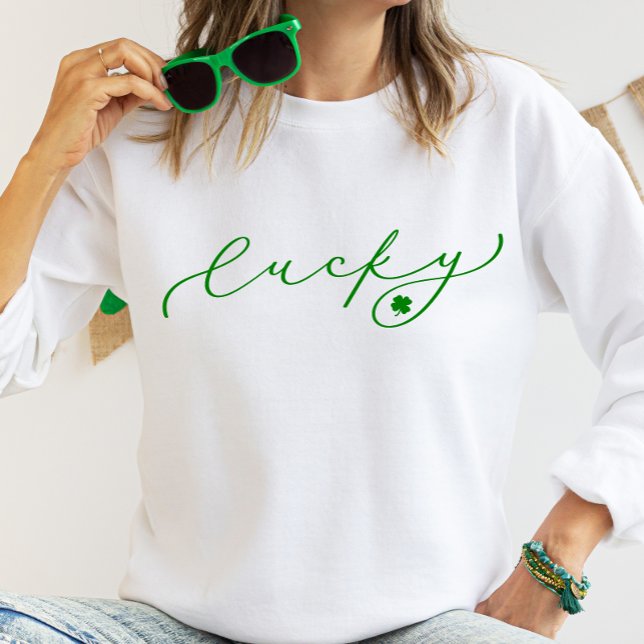 Lucky St. Patrick's Day Cute Grönt Script T Shirt (Skapare uppladdad)