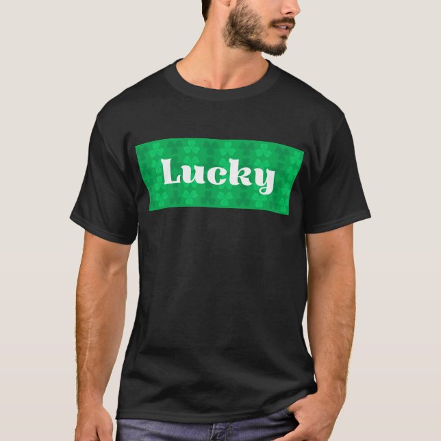 Lucky St. Patrick's Day Green Shamrock Pattern T Shirt (Framsida)