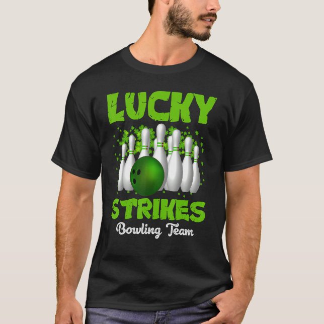 Lucky Strejkas Bowling Team Lycklig Patrick's Day  T Shirt (Framsida)