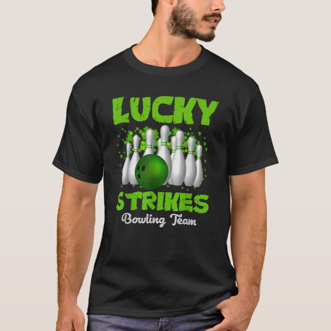 Lucky Strikes Bowlingslag Lycklig Patrick s dag T  Shirt (Framsida)