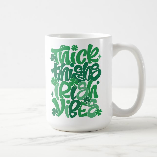 Lucky "Thick Thighs Irish Vibes" St. Patrick's Kaffemugg (Höger)