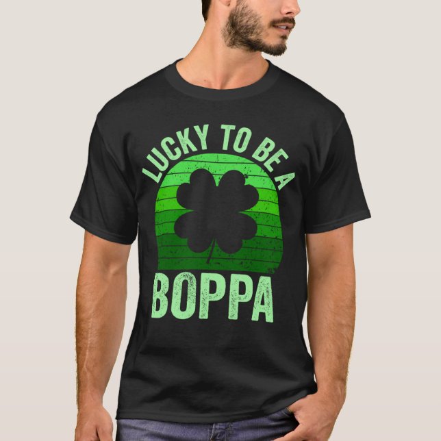 Lucky To Be Poppa Leprechaun Shamrock St Patricks  T Shirt (Framsida)