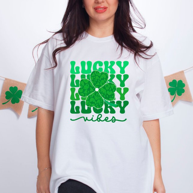 Lucky Vibes Grönt Leopard Shamrock St patricks day T Shirt (Skapare uppladdad)