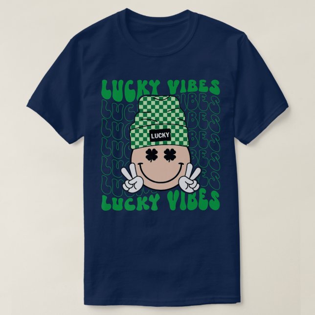 Lucky Vibes Hippie Groovy St patricks day Shamrock T Shirt (Design framsida)