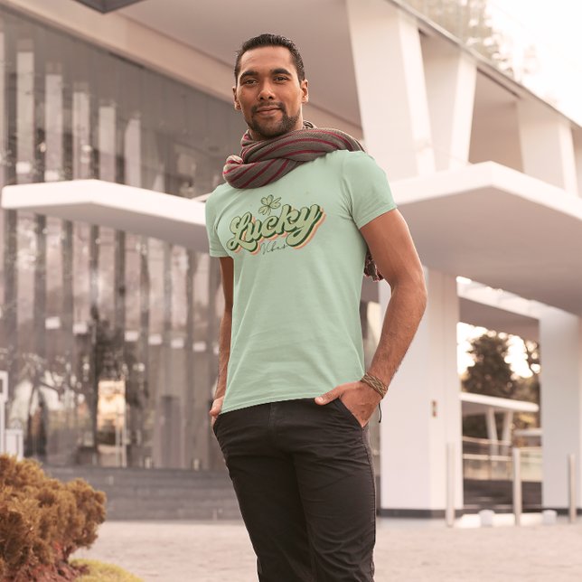 Lucky Vibes Retro Typography St. Patrick Design T Shirt (Skapare uppladdad)
