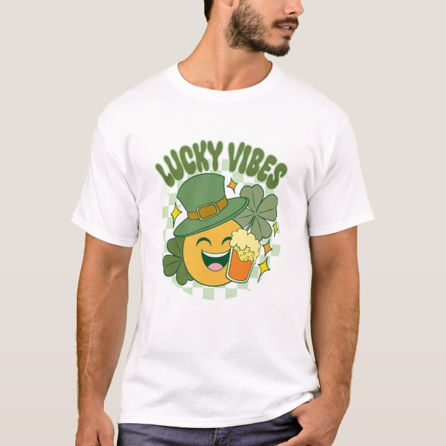 Lucky Vibes T Shirt (Framsida)