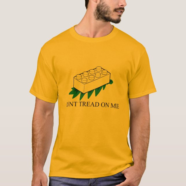Luddigt guld för skämt för Express® Gadsden T Shirt (Framsida)