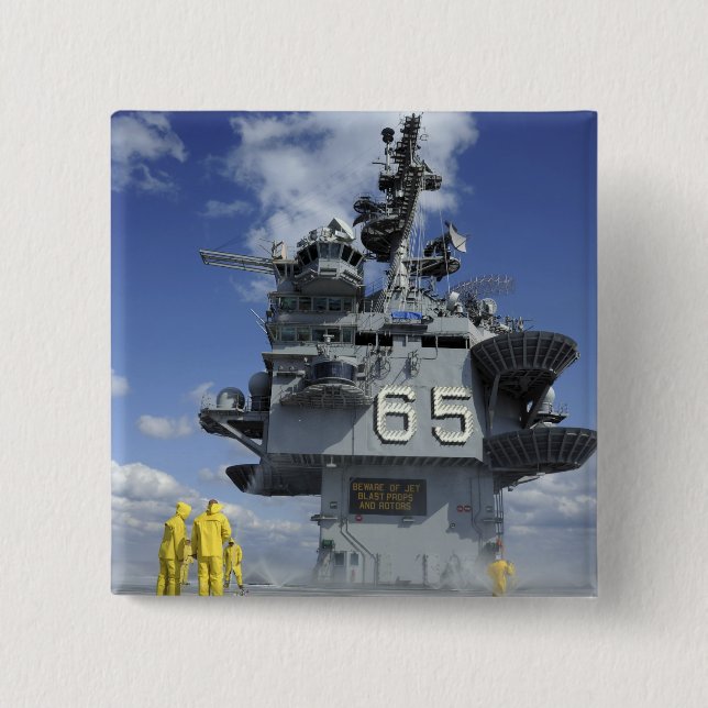 Luft departement Sailors testar sprinklersystemet Knapp (Framsida)