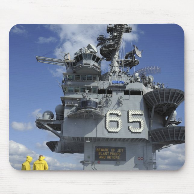 Luft departement Sailors testar sprinklersystemet Musmatta (Framsidan)