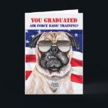 Luft Force Basic Training Funny Pug Hund Student Kort<br><div class="desc">Ett kort för roligt för att gratulera Luft Force Basic Training student,  som är säker på att uppskatta kortets bekvämlighet och det patriotiska temat.</div>