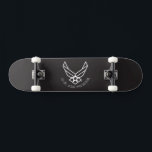 Luft Force Logotyp - svart Mini Skateboard Bräda 18,5 Cm<br><div class="desc">Den här designen har den ikoniska logotypen Luft Force som ställs in mot en slående blå bakgrund. Dess rena och patriotiska utseende förkroppsligar den heder,  det pride och den tradition som FN:s styrka i Luft,  har,  skapar den idealisk för att visa stöd och uppskattning för militärtjänst.</div>