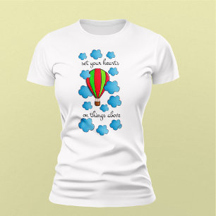 Luftballong mellan moln och bud t shirt