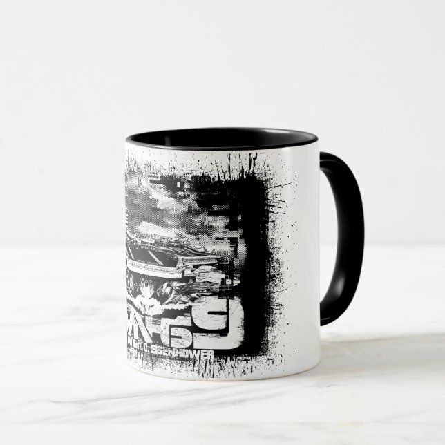 Luftfartyg Dwight D. Eisenhower Mugg (Framsida höger)
