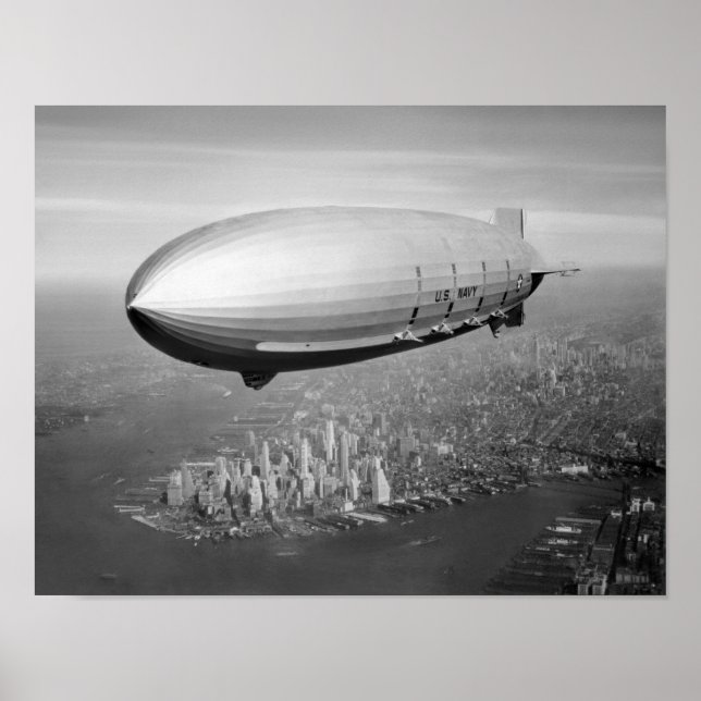 Luftfartyg som flyger över New York City Poster (Framsidan)