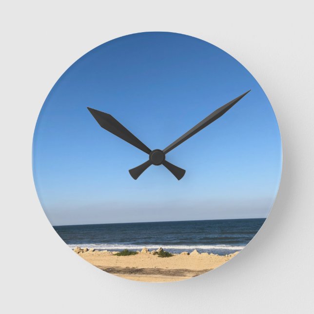 Lugn chic, modern strandklocka vatten blå himmel rund klocka (Framsida)