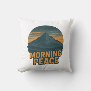 Lugn fjällsoluppgång Retro-emblem Kudde