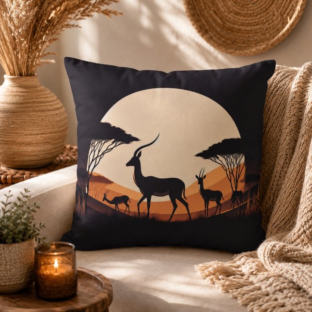 Lugn i rörelse Antilop-Inspirerad Kudde (Serenity in Motion Antelope-Inspired Throw Pillow)