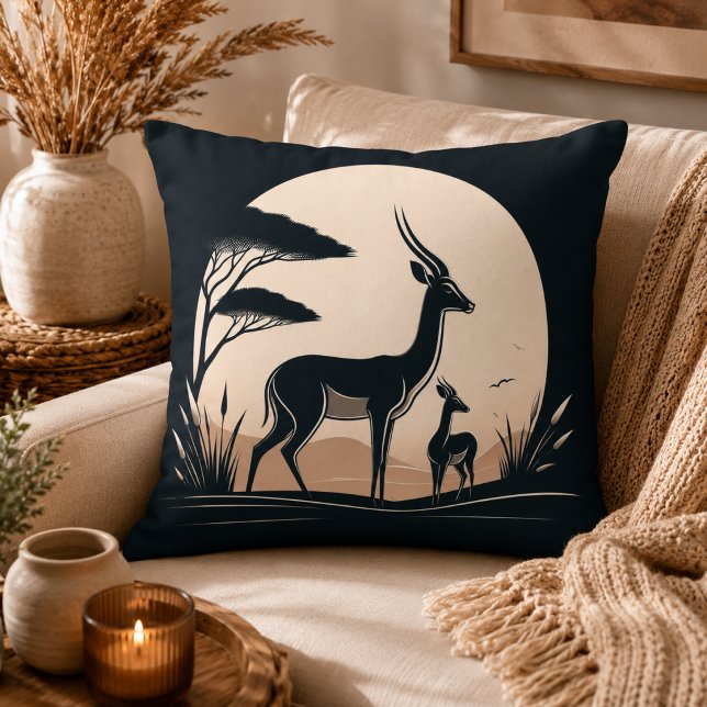 Lugn i rörelse Antilop-Inspirerad Kudde (Serenity in Motion Antelope-Inspired Throw Pillow)
