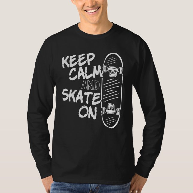 Lugn och skal på långskeppsskateboard t shirt (Framsida)