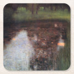 Lugn Pond på Kammer Castle Grounds, Gustav Klimt Underlägg Papper Kvadrat<br><div class="desc">Gustav Klimt (14 juli, 1862 - 6 februari 1918) var en österrikisk symbolmålare och en av de mest framstående medlemmarna i Wien Secession-rörelsen. Klimt noteras för målningar, murar, skisser och andra föremål d'art. Förutom hans verk, som innefattar anklagelser och porträtt, målade han upp landskap. Klimt var bland konstnärer från Wienutträdet...</div>