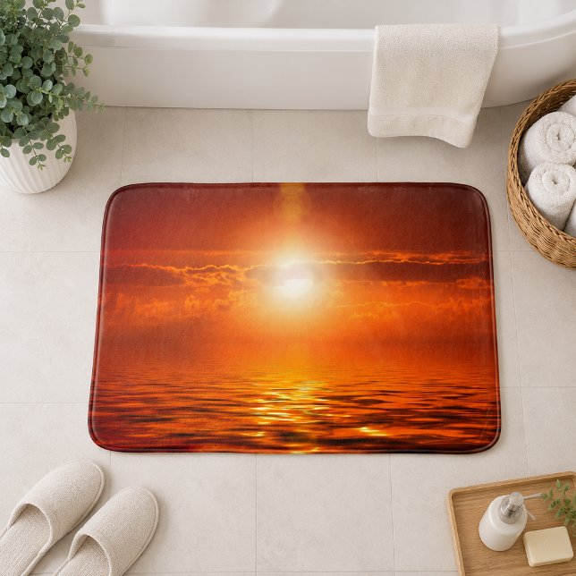 Lugn solnedgång Orange Gyllene himmel över havet O Badrumsmatta (Tranquil Sunset Orange Golden Sky Over Sea Ocean Bath Mat)
