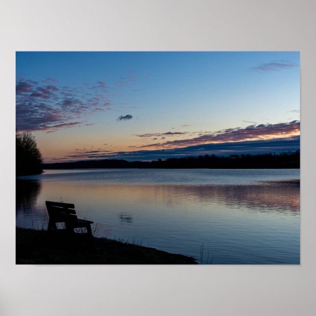 Lugn soluppgång poster (Framsidan)