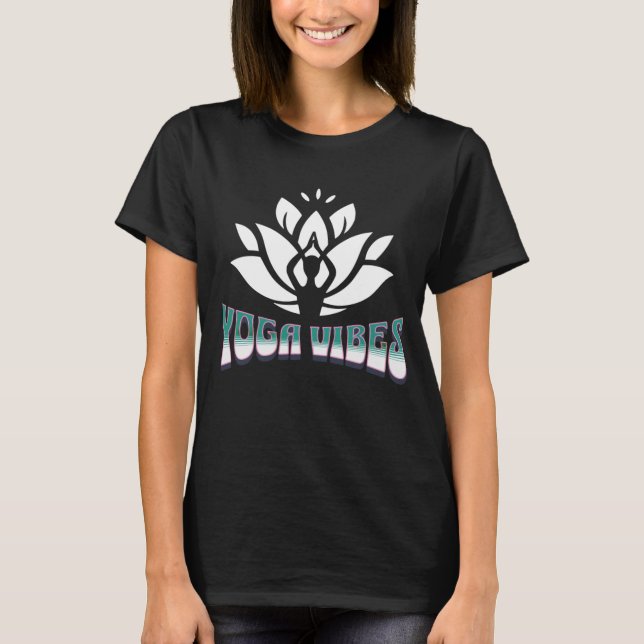 Lugn Yogaflöde med matta och block T Shirt (Framsida)
