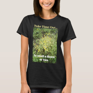 Lukta på en eller två blommor t shirt