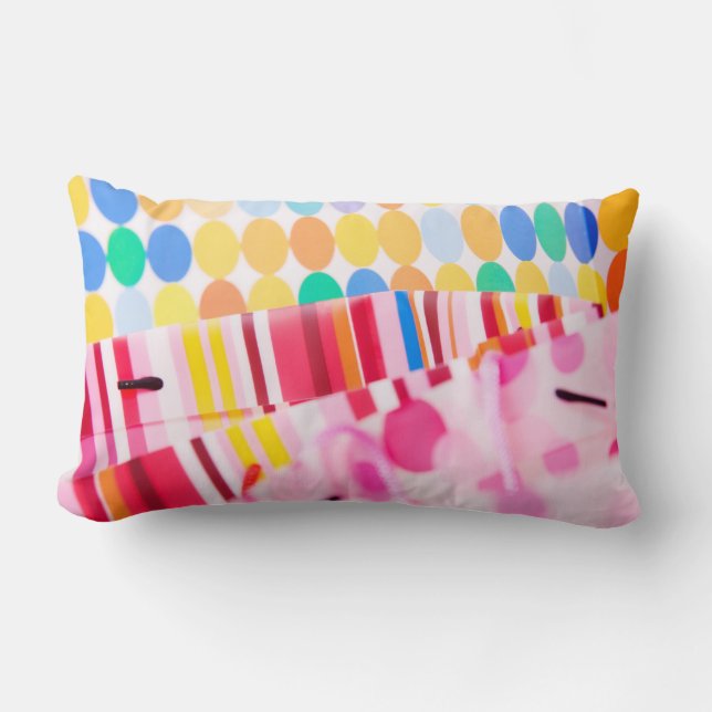 Lumbar Pillow för färgade polkadoter Lumbarkudde (Framsida)