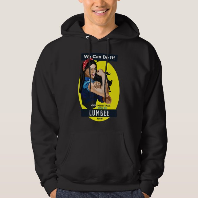 Lumbee Native Indian Woman Aldrig underst Hoodie (Framsida)