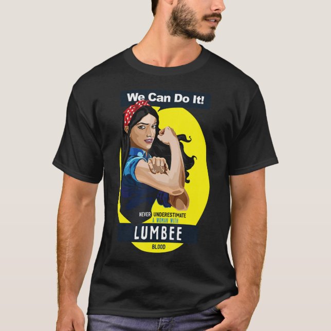 Lumbee Native Indian Woman Aldrig underst T Shirt (Framsida)