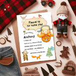 Lumberjack Kids Gingham Födelsedagsfest Photo Inbjudningar<br><div class="desc">Flanananera lite roligt med det här vackra födelsedagsfest inbjudan,  som kallas lumberjack! Med en lekfull lumberjack,  skogsdjur och en mysigt röd gingham mönster på baksidan,  är detta en perfekt för utomhusbruk eller rustiskt firande. Helt anpassade med party-detaljer och favoritfoto,  det är perfekt för din lilla äventyrares speciella dag.</div>