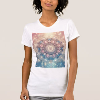 Luminär kristallmandala — Opalescent gudinnefigur T Shirt
