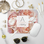 LUMINOUS RO Elegant Modern Blommigt Monogram<br><div class="desc">LUMINOUS Elegant Modern Blommigt Monogram Mouse Pad - Ge är en gåva som säkert uppskattas med denna vackra musknapp med en luminös bukett av rosa ros och peony över en vacker rosa och blå vattenfärg. En elegant, vit, sårad lagrar som gränsar till ett yttre faux löv-slaglängd ramar i namn, i...</div>