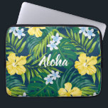 Luna Hibiscus Garden Hawaiian - Gult och flotta Laptop Fodral<br><div class="desc">Gult, Evergreen, Lime, Blue och Navy Colorway. Hibiscus och plumeria-blommor dansar i ett sammanhang av monstera och handflatan löv. Dessa blommor används ofta i kläder för aluskjorta och muu som skapar en design som påminner om hawaiska avtryck från 50- och 60-talen. Anpassa ord-behållan Aloha eller användan till ditt eget namn....</div>