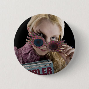 Luna Lovegood Peeks over Glass Knapp