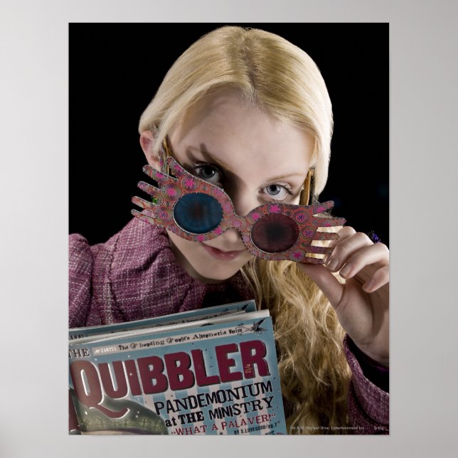 Luna Lovegood Peeks over Glass Poster (Framsidan)