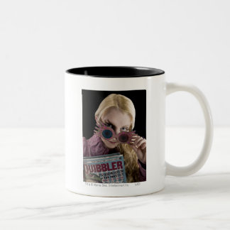 Luna Lovegood tittar över glasögon Två-Tonad Mugg