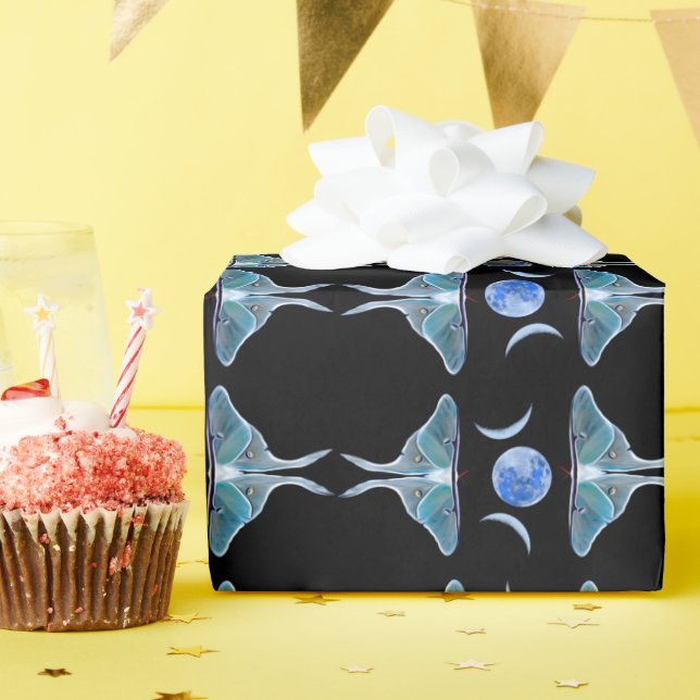 Luna Moth Triple Måne på Black Presentpapper (Födelsedagsfest)