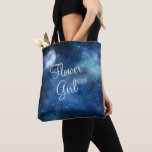 Lunar Himlar Full Moon Celestial Galaxy Flower Gir Tygkasse<br><div class="desc">Lunar Himlar Full Moon Celestial Galaxy Watercolor Design, med Nattsahinande stjärnor, och Glowing Måne Design på en lyxig marinblå, Blek Blue och tips på lila vattenfärgen struktur. Med Typsnitt för modern typografi. Ett trendig stil-utkast - Personlig Flower Girl Tote bags! ~ Kolla min butik för att se hela bröllop-svit för...</div>