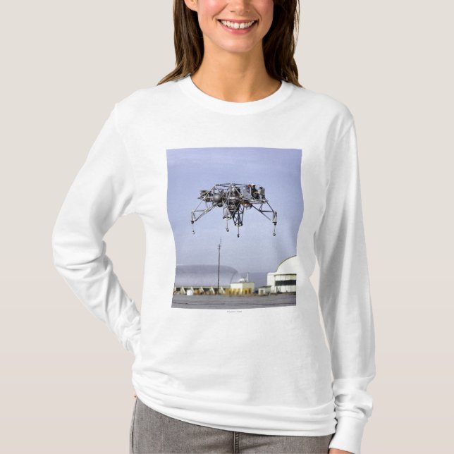 Lunar landningforskningfordon i flyg tee (Framsida)
