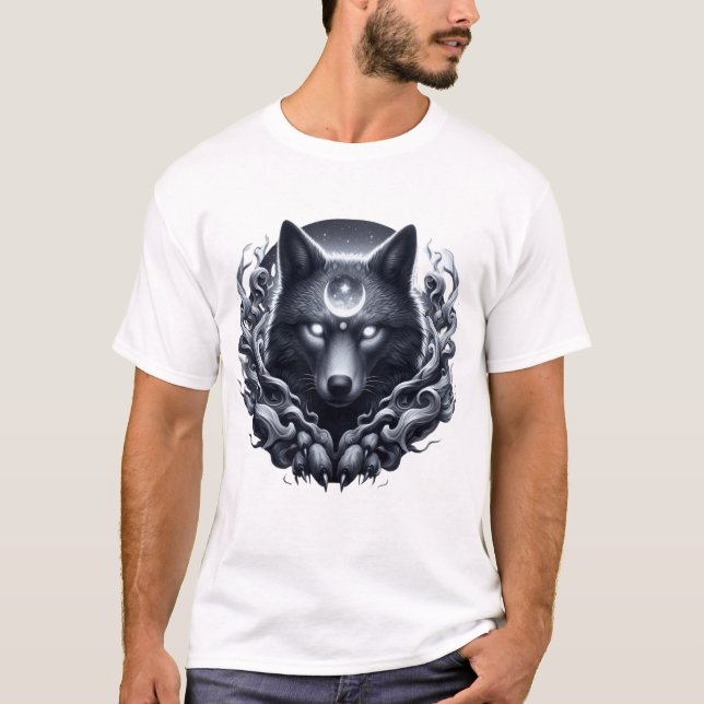 "Lunar Shadow Varg - Guardian of the Mystic Realm" T Shirt (Framsida)