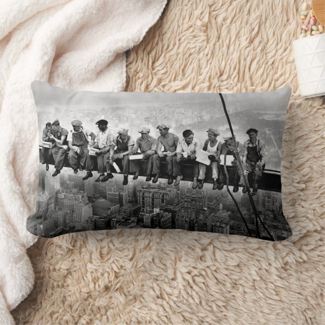 Lunch Atop A Skyscraper C1932 Ironworkers NYC Lumbarkudde (Filt)