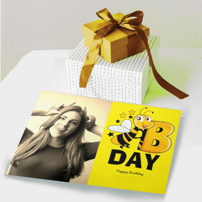 Lungnytt grattis på födelsedagen-fotohälsningskort kort (Funny Happy Birthday  Bee Pun, with custom greeting message and photo.)