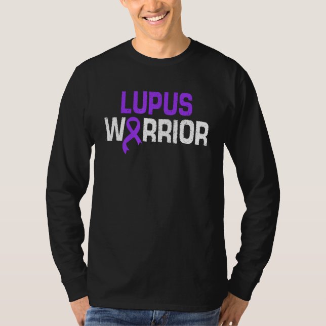 Lupus Warrior Purple Autoimmune Awareness Ribbon T Shirt (Framsida)