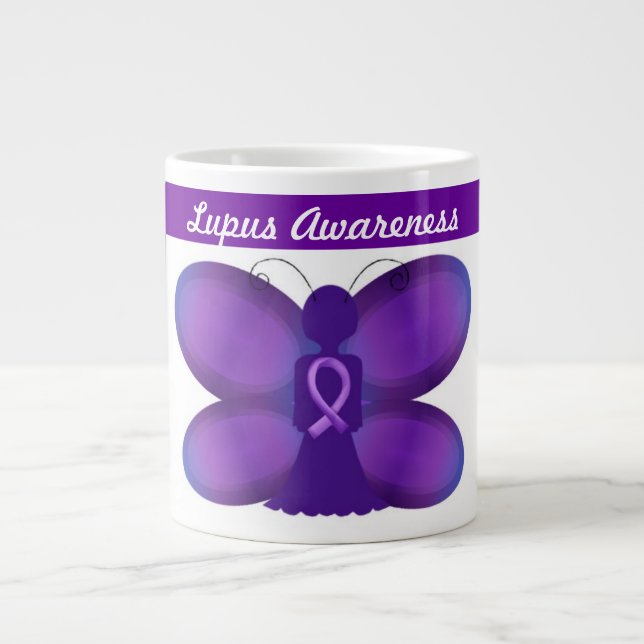Lupusmedvetenhet lila fjärilsfée jumbo mugg (Framsidan)