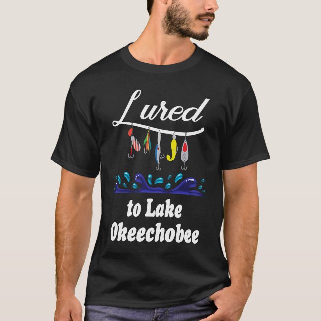 Lured till Sjö Okeechobee FL Fisherman T Shirt (Framsida)