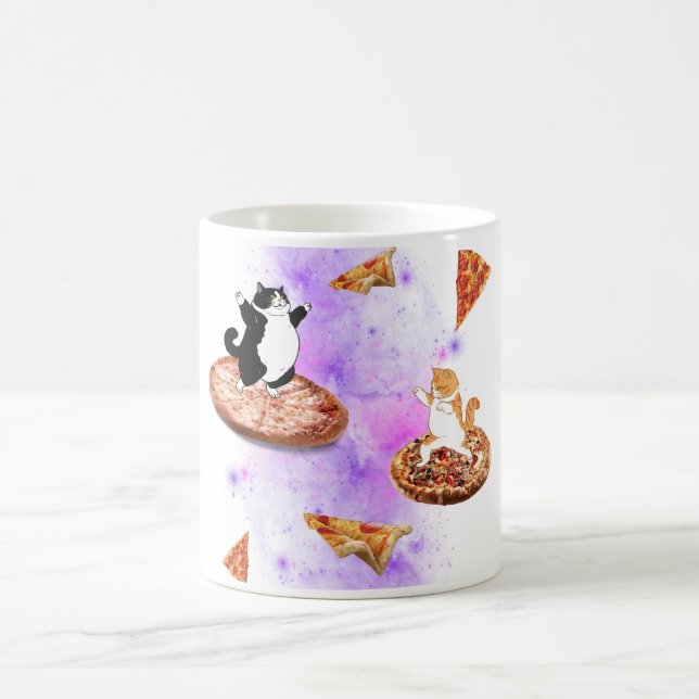 Lusande katter som kör pizza på rymden kaffemugg (Center)