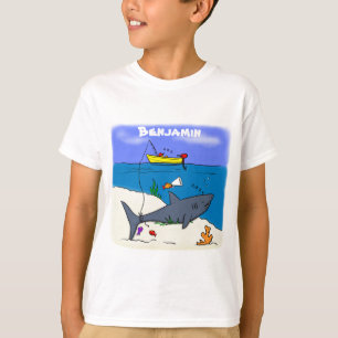 Lusande sovhaj och tecknad t shirt
