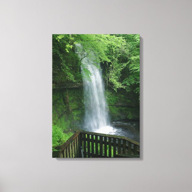 Lush Grönt Tropical Waterfall Wall Art Canvastryck (Framsida)